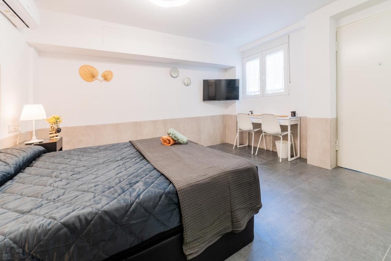 Aptuvalencia-F&B Sol Sl Kültér fotó